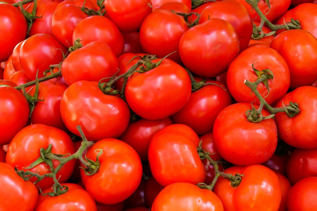 Eating tomato can reduce the risk of skin cancer